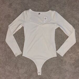 White long sleeve bodysuit